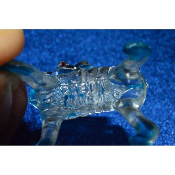 Vintage Plastic Cat Figure Miniature Lucite Clear Blue Acrylic Trinket Hong Kong - Picture 8 of 10